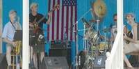 Cat's A Bear plays at Ripley 02
